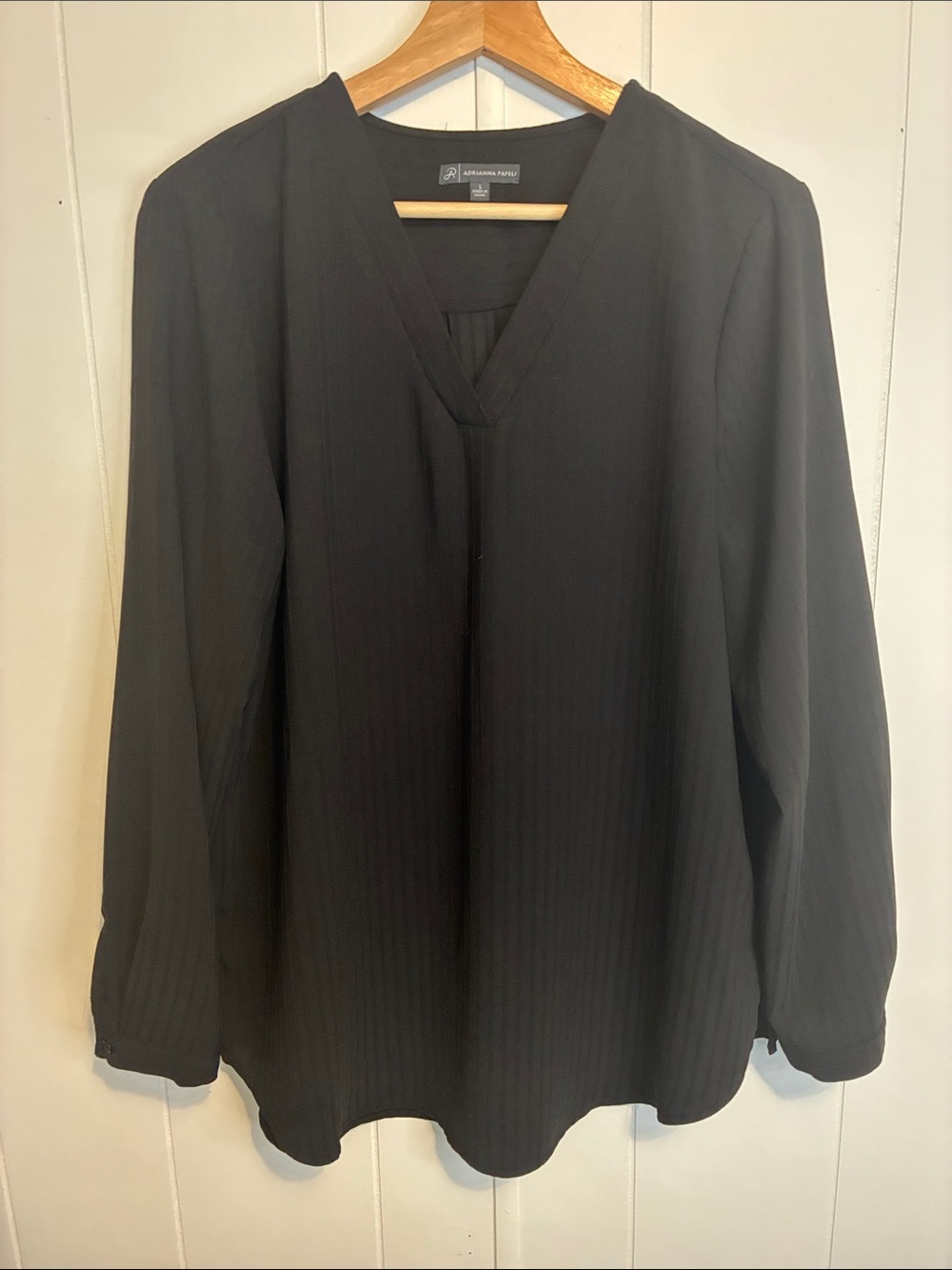 Adrianna Papell Black V-Neck Long Sleeve Blouse